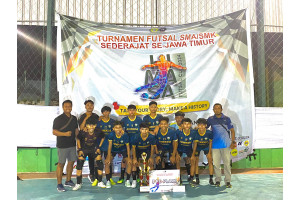 TIM SMK NEGERI 2 SAMPANG JUARA 3 Turnamen Futsal SMA/SMK Sederajat Se-Jawa Timur